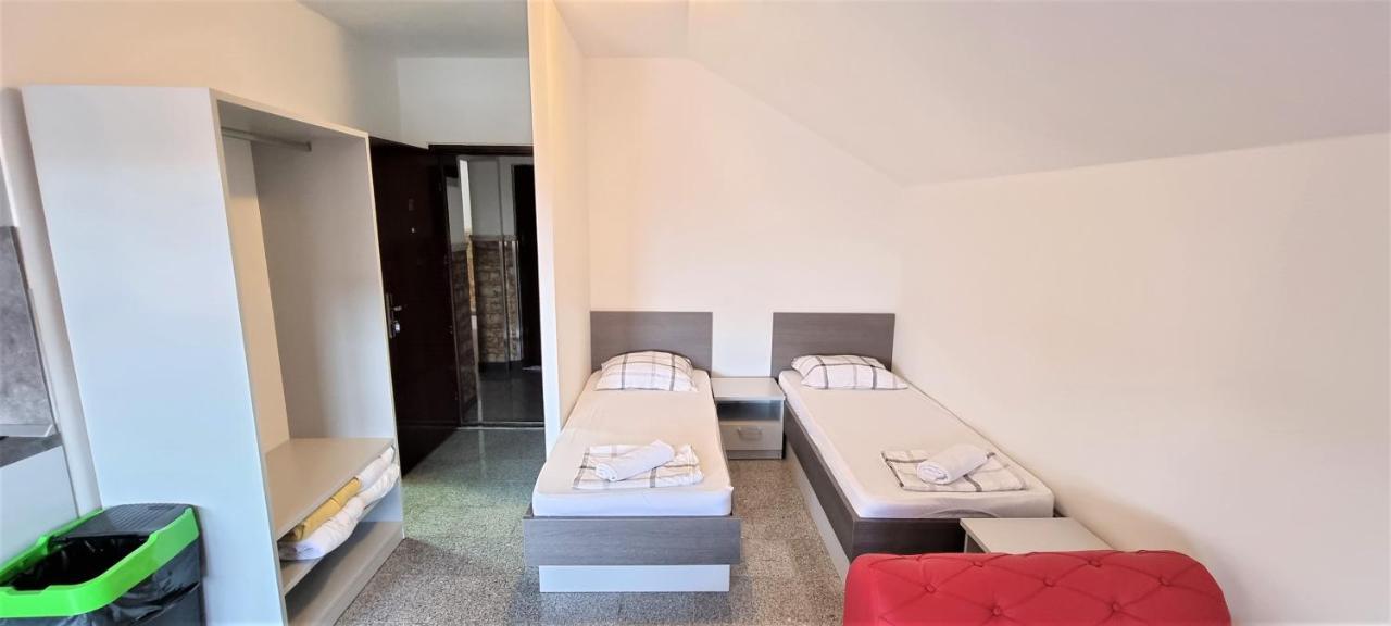 Apartments Prince & Tiffany Novalja Zewnętrze zdjęcie
