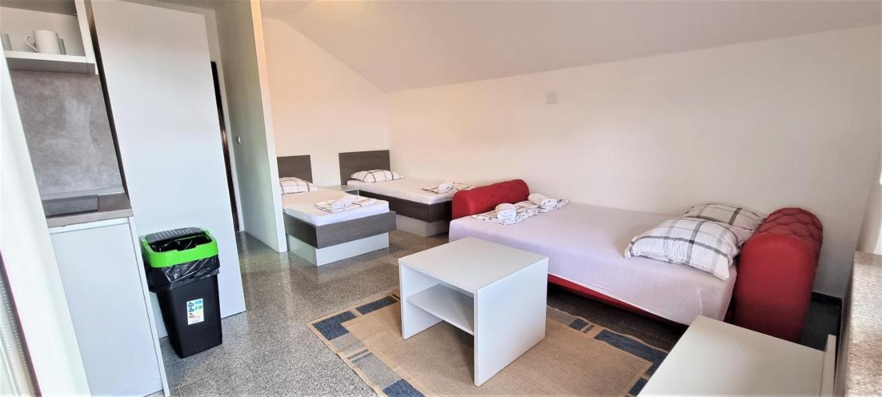 Apartments Prince & Tiffany Novalja Zewnętrze zdjęcie