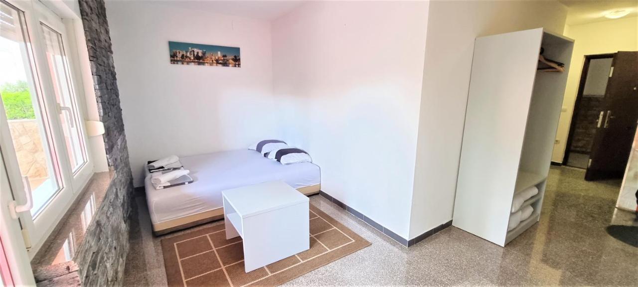 Apartments Prince & Tiffany Novalja Zewnętrze zdjęcie