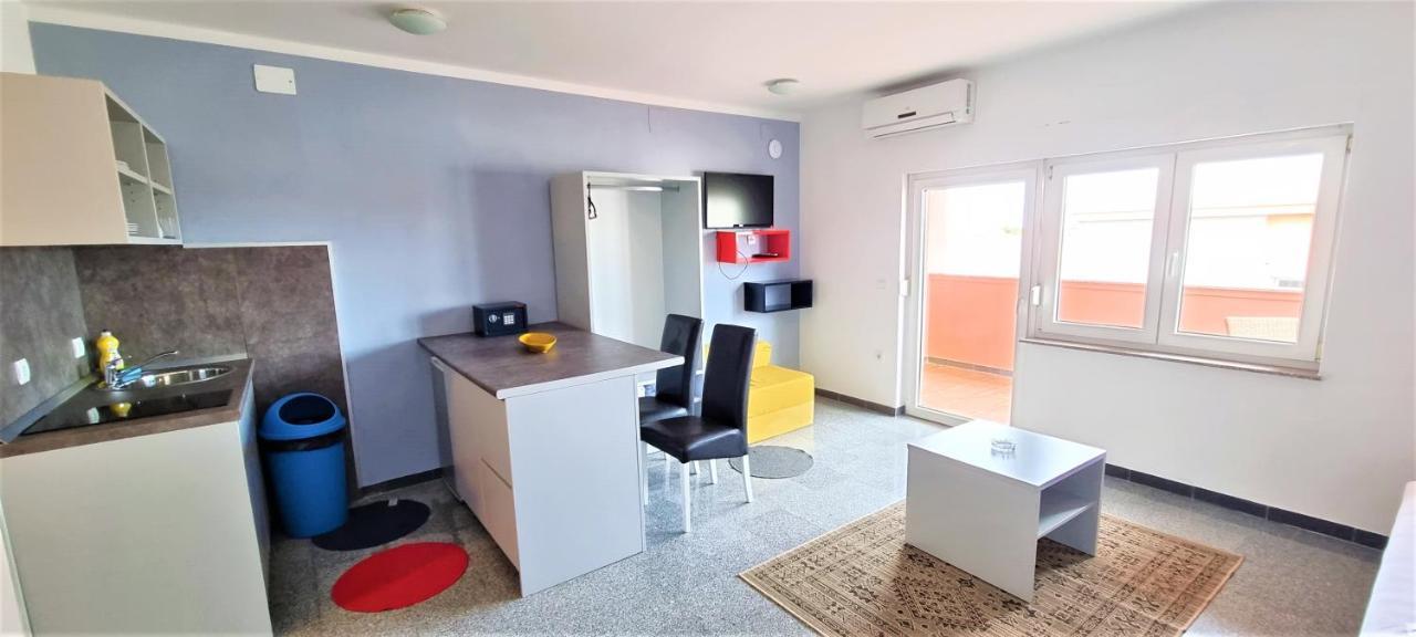 Apartments Prince & Tiffany Novalja Zewnętrze zdjęcie