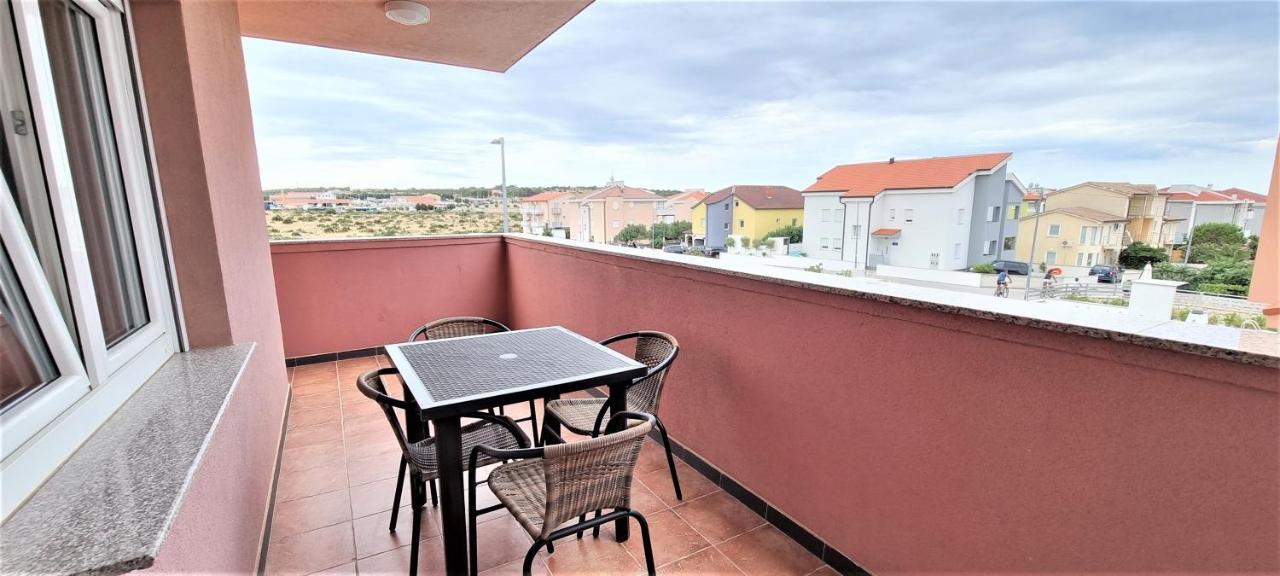 Apartments Prince & Tiffany Novalja Zewnętrze zdjęcie