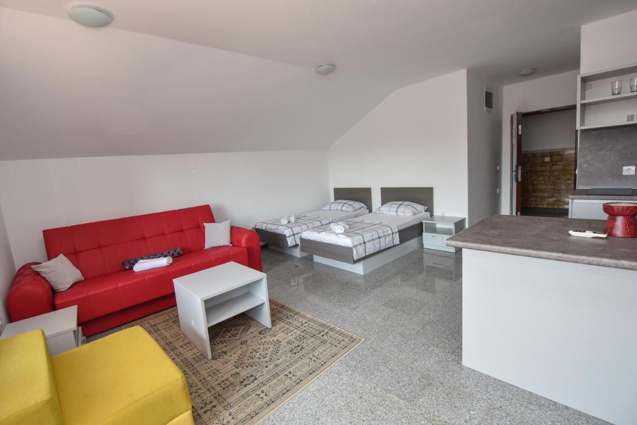 Apartments Prince & Tiffany Novalja Zewnętrze zdjęcie