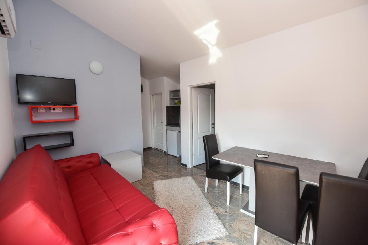Apartments Prince & Tiffany Novalja Zewnętrze zdjęcie