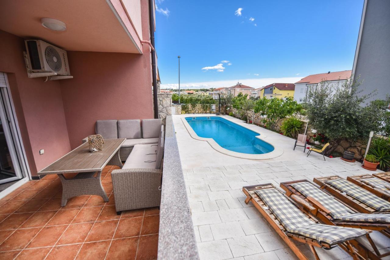 Apartments Prince & Tiffany Novalja Zewnętrze zdjęcie